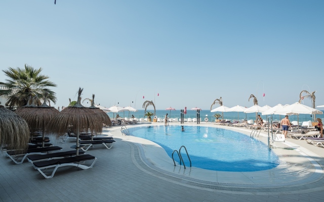 On Hotels Oceanfront - Adults Only