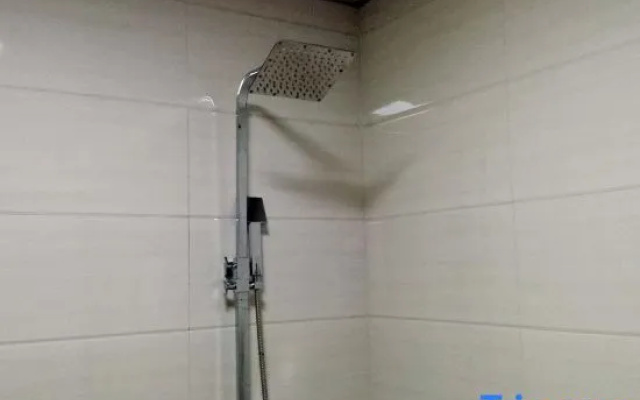 Youyichun Business Hotel