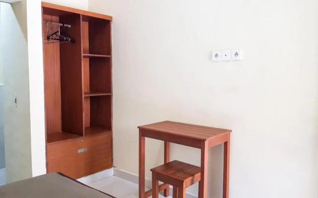 Pretty Girl Hostel by Reddoors