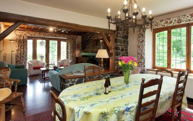 Beautiful Holiday Home With Garden in Belvaux