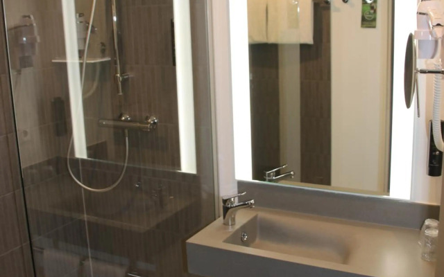 ibis Styles Puteaux Paris La Defense