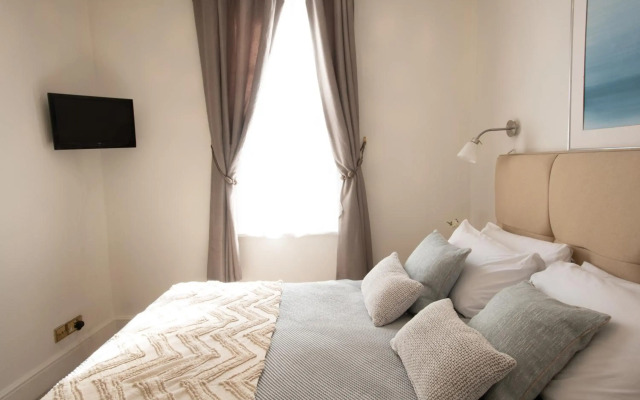 Park Lane Apartments - Clarges St