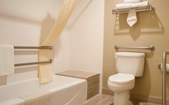 Best Western China Lake Inn