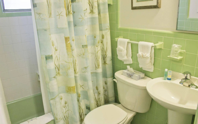 Seaspray Surf Lodge