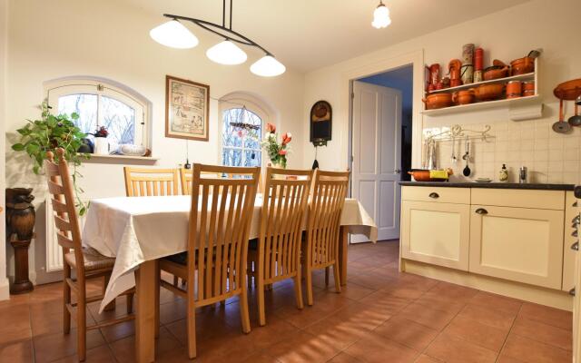 Spacious holiday farm in Bronckhorst with private garden