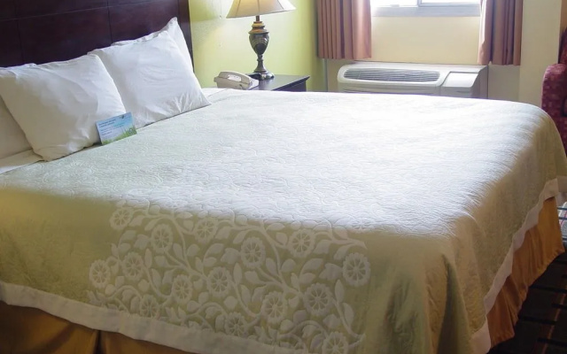 Days Hotel By Wyndham Danville Conference Center