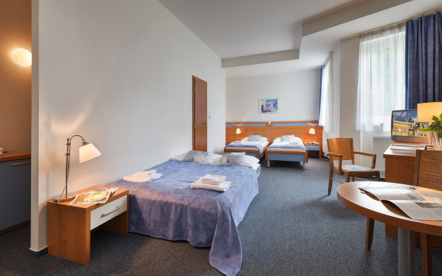 EA Hotel Populus