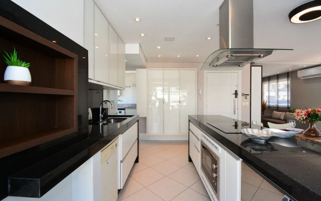 Cobertura em Jurerê a 200m da praia