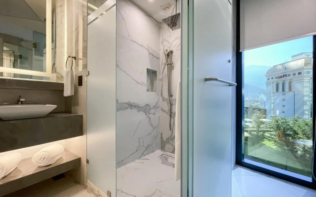 Safi Royal Luxury Metropolitan