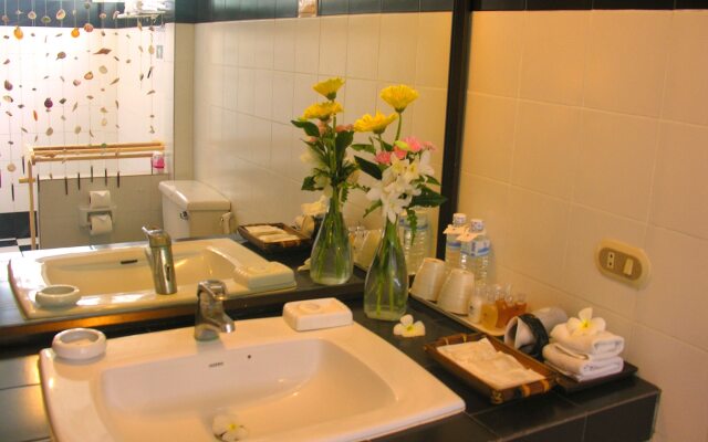 White House Beach Resort And Spa