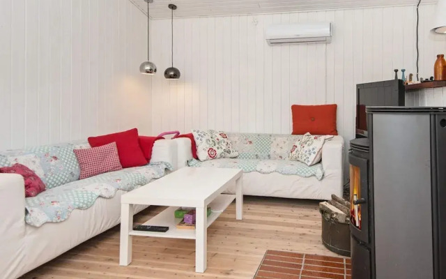 6 Person Holiday Home in Ebeltoft