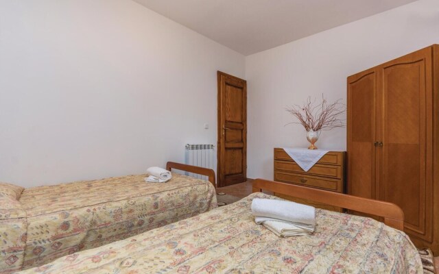 Nice Home in Radmani With Wifi and 2 Bedrooms