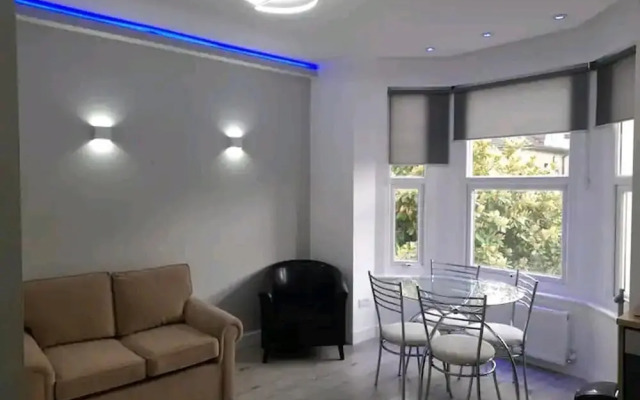 Second Av Flat 4, Hendon London