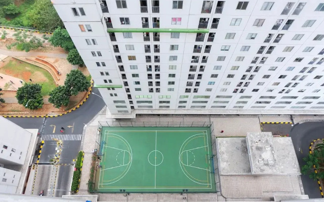 Well Furnished 2BR Bassura City Apartment