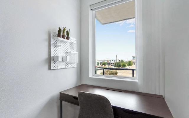 Creekside Modern Condo for 4