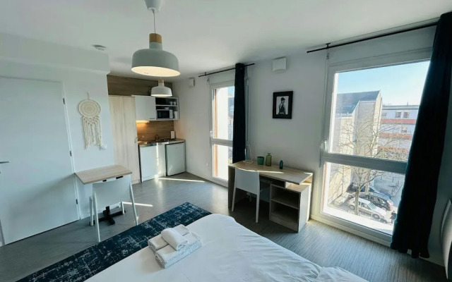 We Live In R - Suite 401