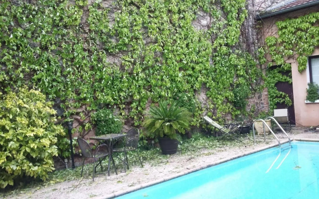 Qualys-Hotel Le Pavillon d Enghien