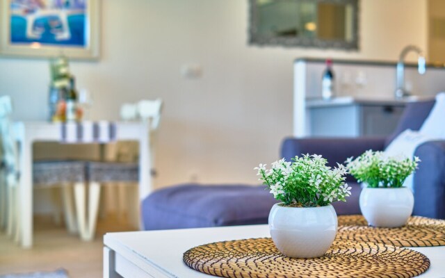 Luxury Seaside Apartment by Litto