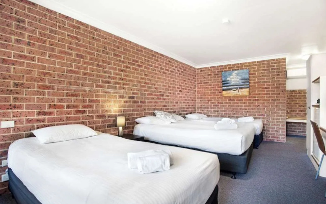 Comfort Inn Lake Macquarie – Guest Rooms – Newcastle