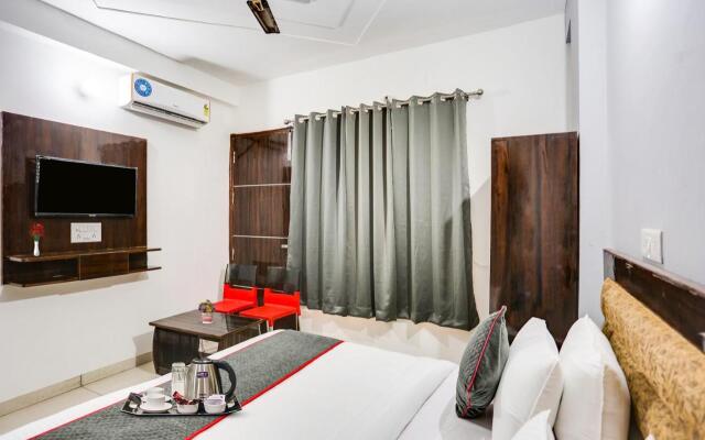 Townhouse 1077 Hotel Noida Galaxy