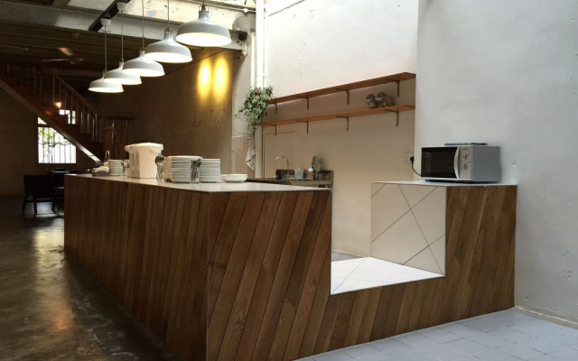 The Frame Guesthouse - Hostel