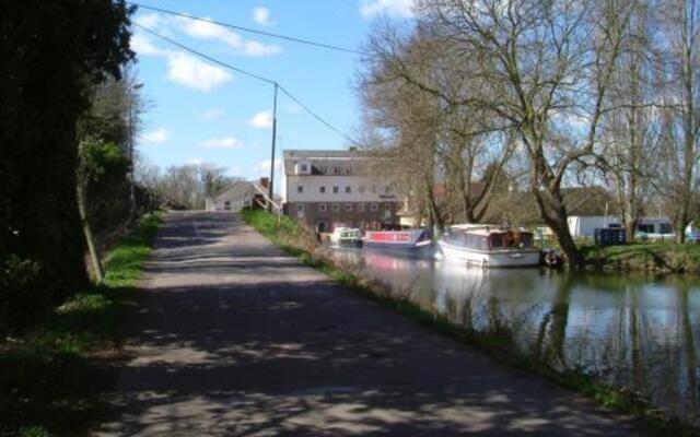 Roydon Marina Village Hotel