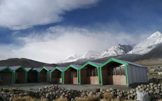 Nirvana Resort At Pangong Beach