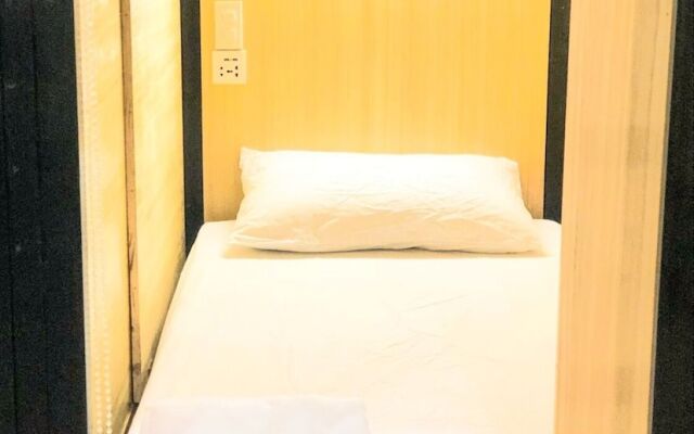 Chiasti Capsule Hostel - Adults Only