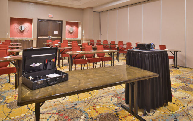 Crowne Plaza Shenandoah - The Woodlands Area by IHG