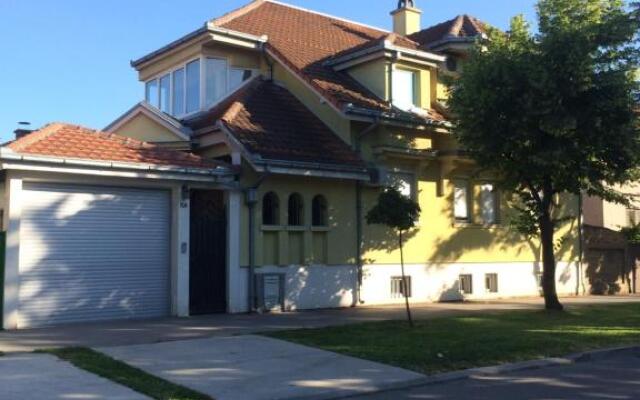 Aleksandar Apartment