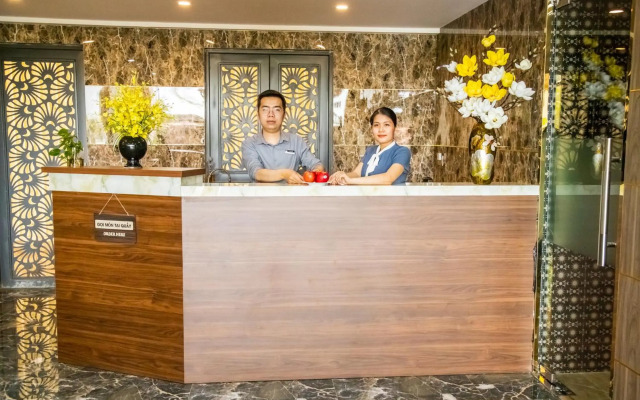 La Mia Lakeview Hotel