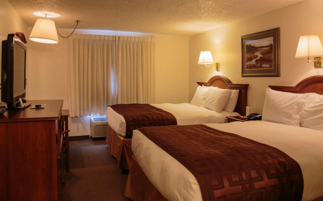 Richland Inn & Suites