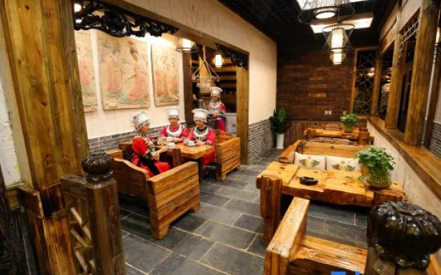 Xingfu Wutuobang Gufeng Qingshe Hostel