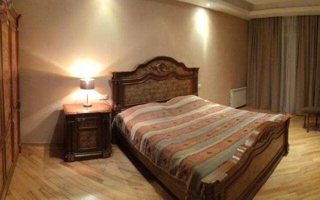 Bachos Apartment