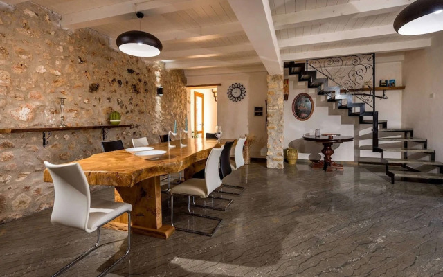 Villa in Sicily Near Guidaloca Bay