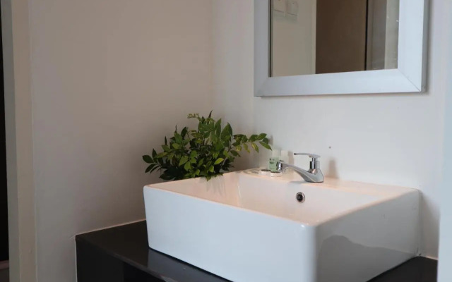 Zen66 @ Roxy Serviced Apartment