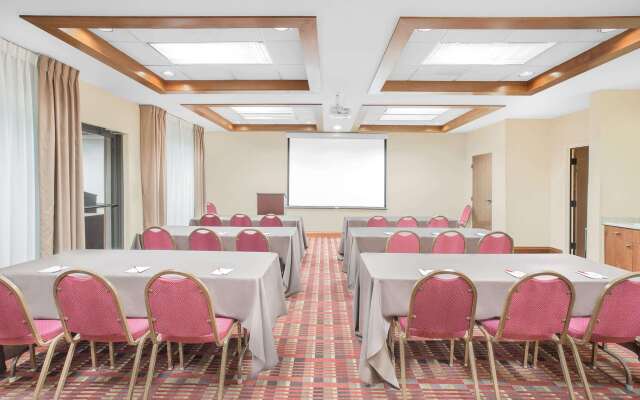 Ramada by Wyndham Denver International Airport