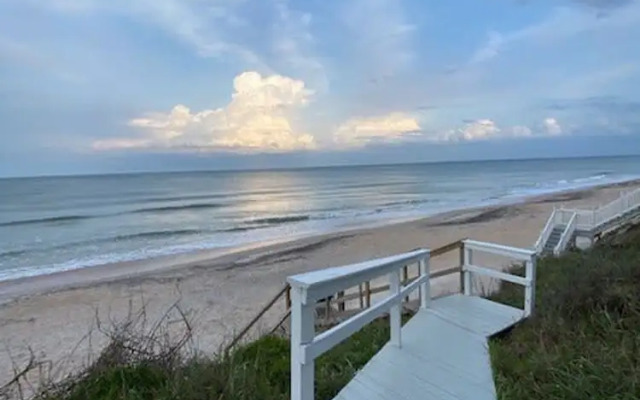 Oceanfront Blissful Sunrises Beach Gear BBQ