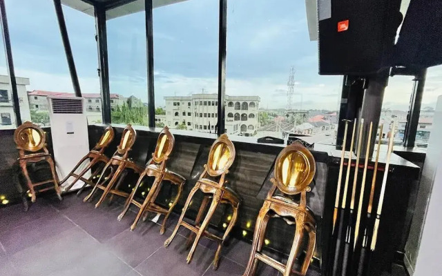 Dluxe Premium Hotel