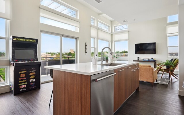 Skyline Penthouse | Espadin LoHi