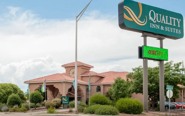 Quality Inn  Suites Gallup I-40 Exit 20