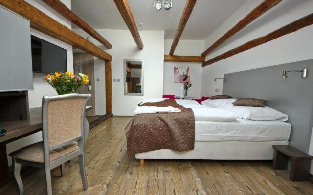 U Tří hrušek Suites & Apartments