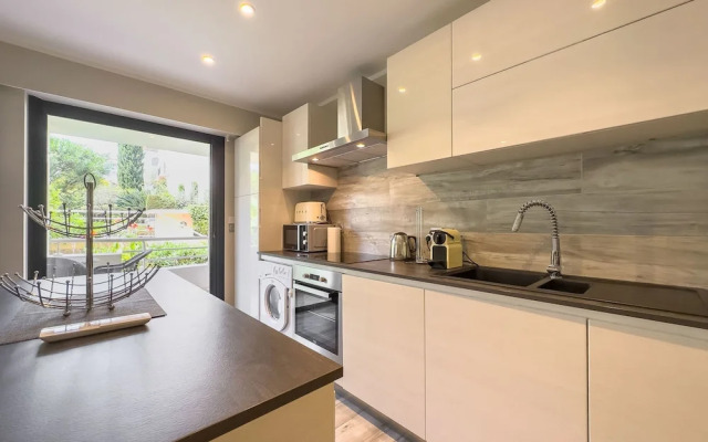 Le First in Cannes With 2 Bedrooms and 2 Bathrooms
