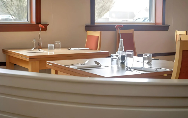 King Robert Hotel