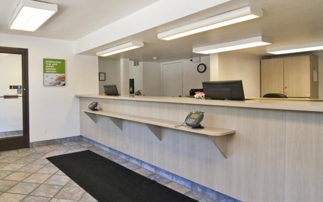 Motel 6 Roseville, MN - Minneapolis North