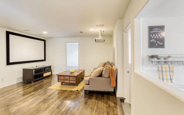 Valentino by AvantStay | Luxury Hollywood Mansion, Los Angeles