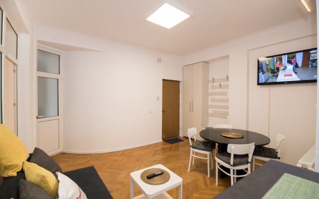 Apartment Batistei near Old Town