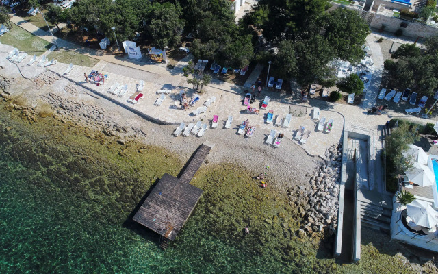 Sunnyside Apartments Petrcane