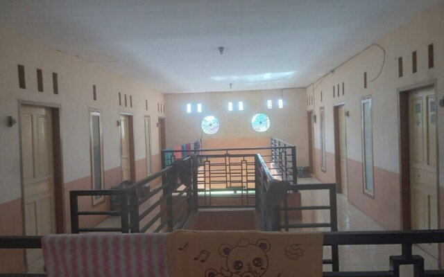 Hotel O Lili Kost SyariahNearKetapang Royal City