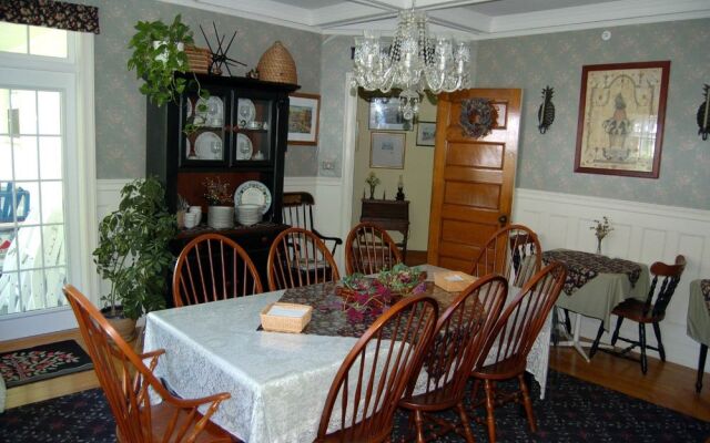 Atlantic Birches Inn